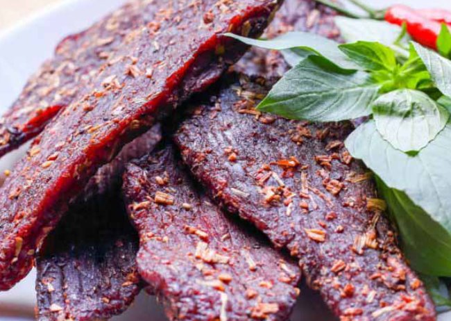 Mộng thấy người khác cho thịt bò khô